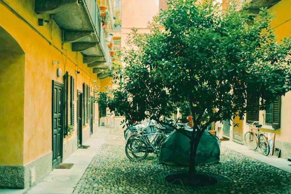 Casa Navi - Typical House By Navigli * Milán