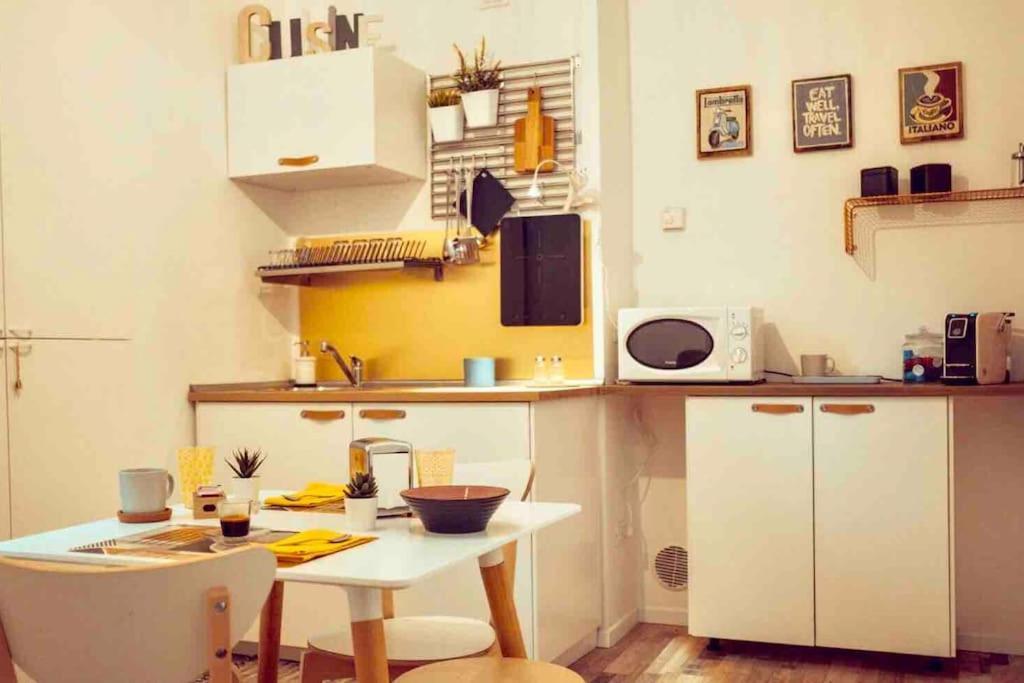 Casa Navi - Typical House By Navigli * Milán
